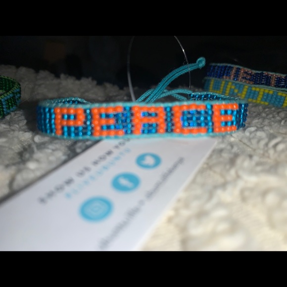 SET OF 4 NEW KENYAN BEADED BRACELETS PEACE LOVE - Picture 3 of 7